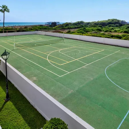 索尔米兰企鹅酒店 3* 苏昂博