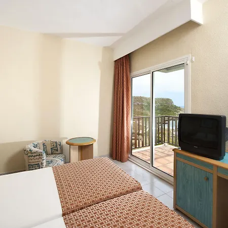 索尔米兰企鹅酒店 3* 苏昂博